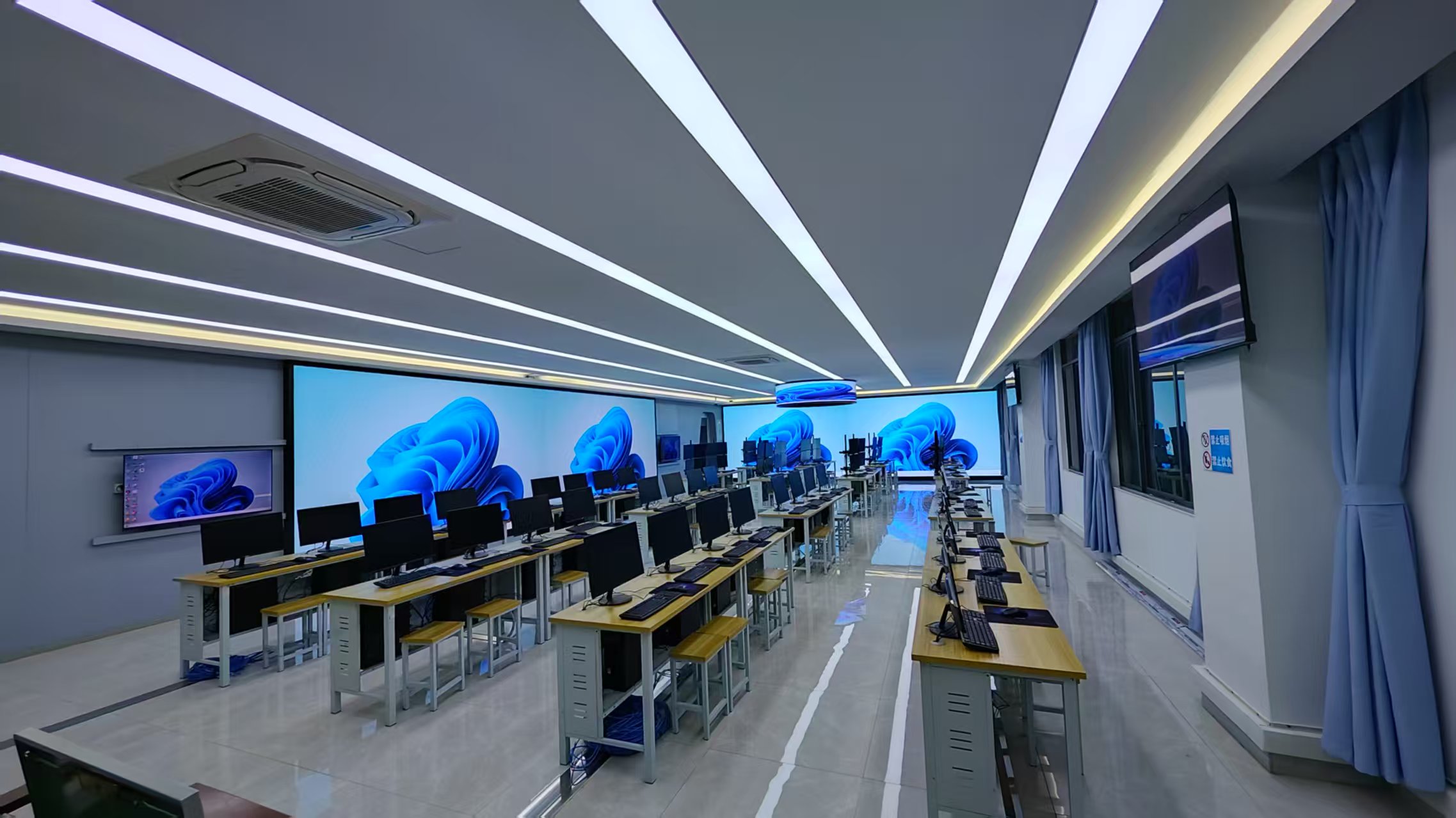 云南某大学P1.2 SMD 50平方